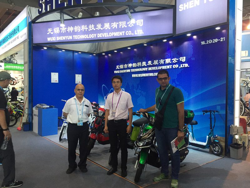 Shenyun_120th_Canton_Fair_Customer1